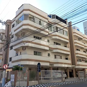 linda-cobertura-duplex-a-duas-quadras-do-mar.santa-catarina-brasil.com/