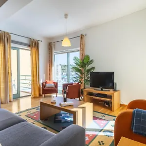 Marina Breeze With Pool - 900m From The Apartamento